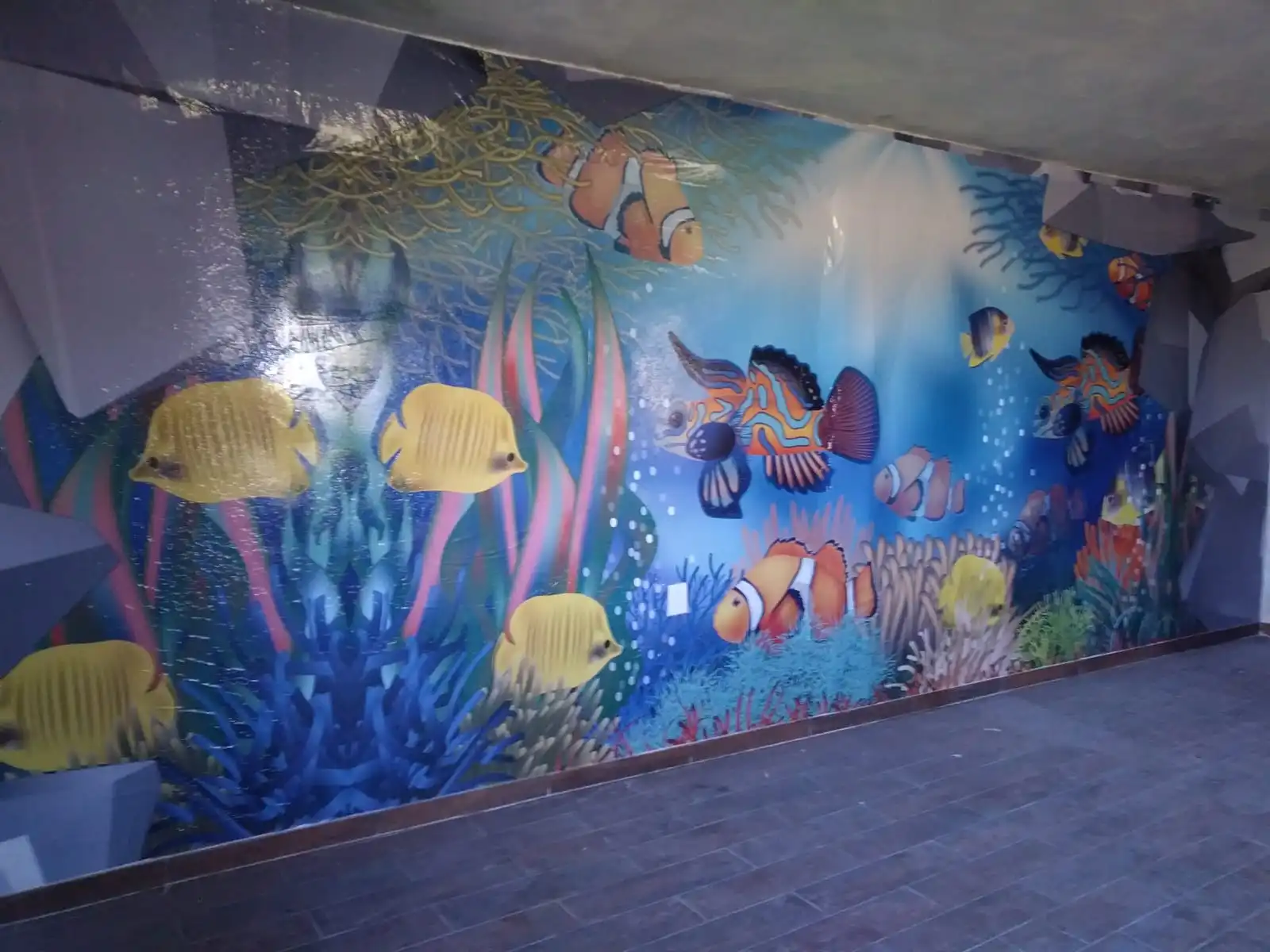 Porcelanato 3D con efecto hiperrealista para salas y oficinas en Mineral de la Reforma